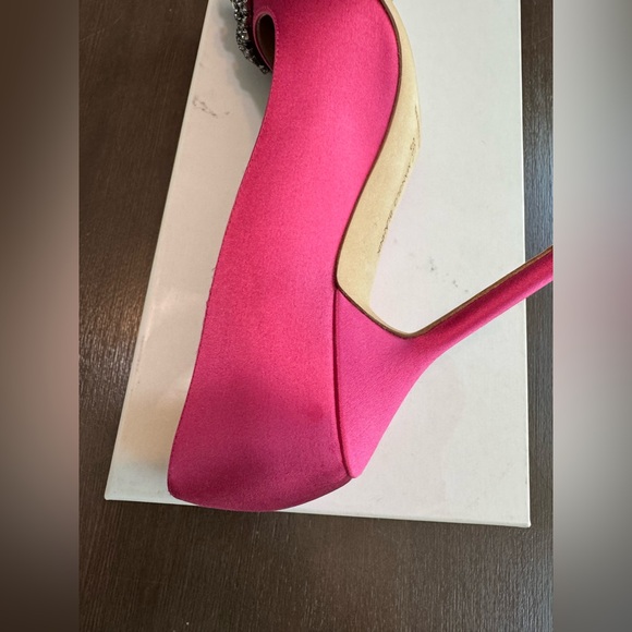 Manolo Blahnik Hangisi Crystal Buckle Pump - Picture 10 of 11